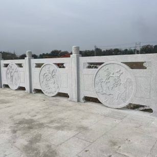 东莞芝麻白河道栏杆 石材栏杆