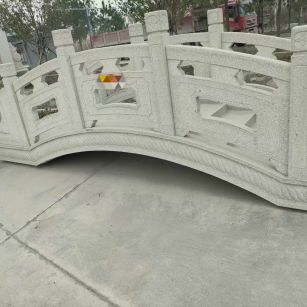 东莞芝麻白拱桥，石桥