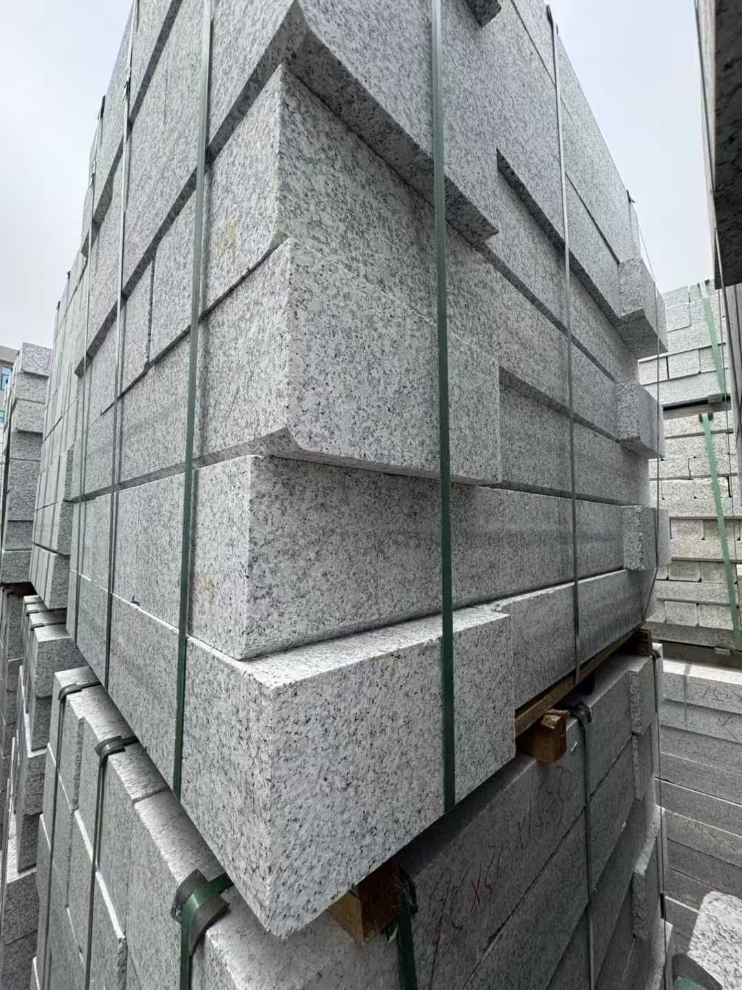 东莞芝麻白路牙石 马路牙子
