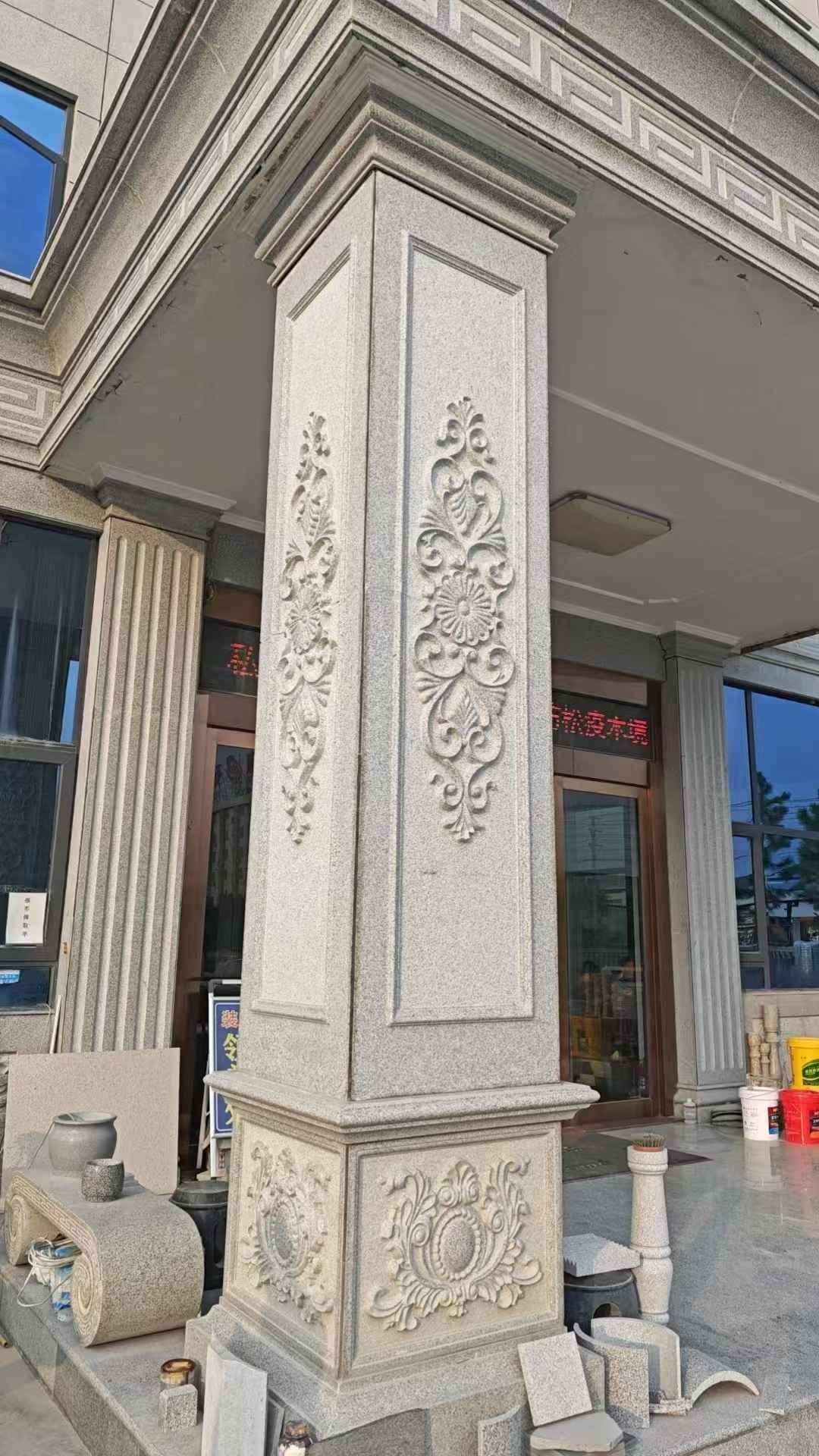 东莞芝麻白别墅雕刻柱子  黄金麻